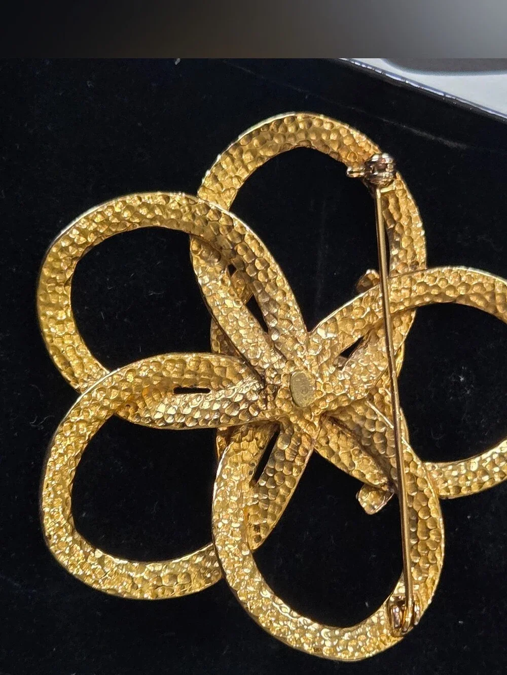 CHANEL vintage brooch